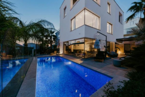 Villa Bloomhill Escape